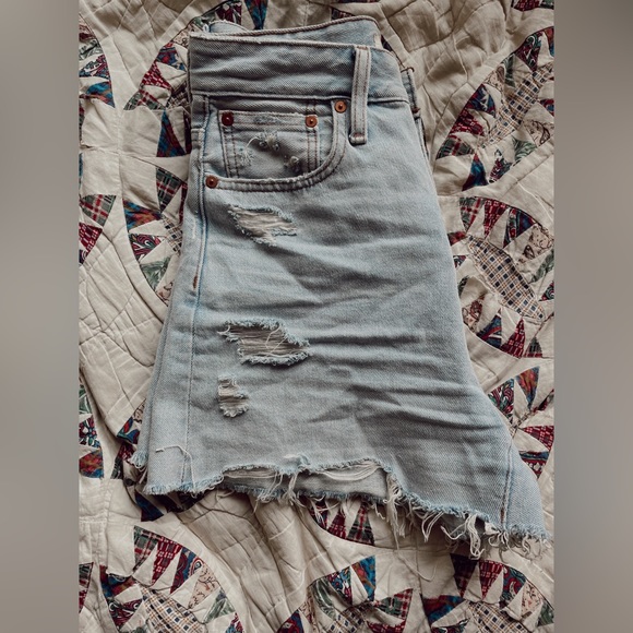 Madewell High-Waisted Curvy Mom Jeans - Picture 2 of 9